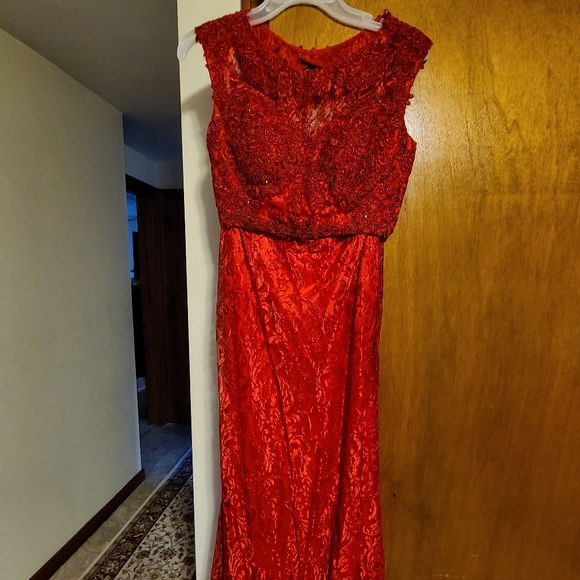 Dress - Picture 1 of 4